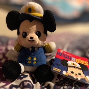 NWT: Disneys Captain Mickey Wishables